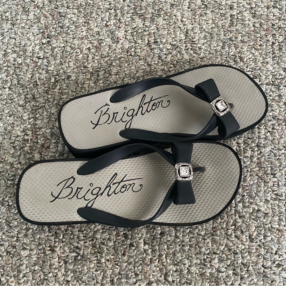 Brighton Bowie Wedge flip flops size 8